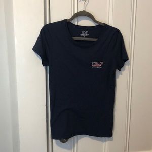 3 for $15 💛 Vineyard Vines flag t-shirt